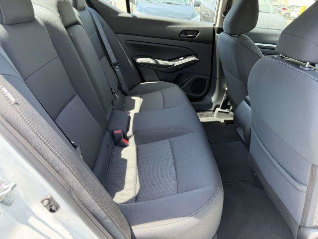 Used 2023 Nissan Altima 2.5 SV w/ SV Premium Package AWD/4WD image 12