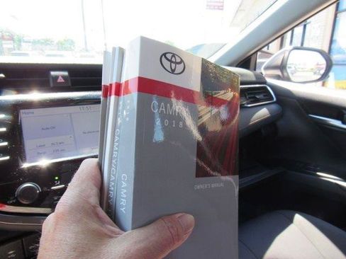 Used 2018 Toyota Camry LE FWD image 38