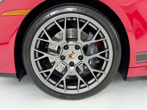 Certified 2025 Porsche 911 Carrera RWD image 32
