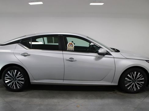 Used 2023 Nissan Altima 2.5 SV image 11