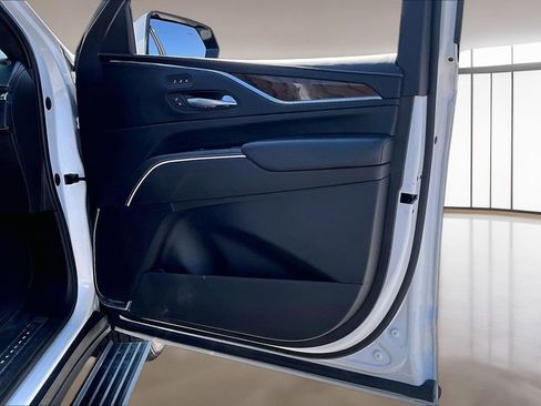 Used 2023 Cadillac Escalade ESV Sport Platinum w/ LPO, ONYX Package AWD/4WD image 19
