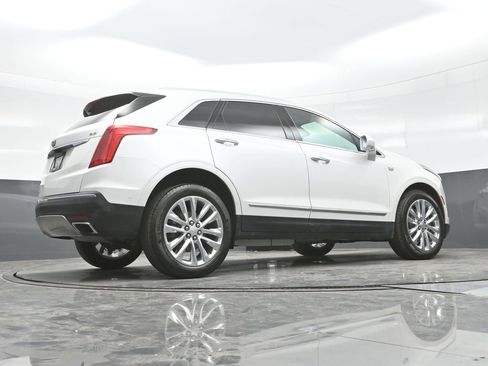 Used 2017 Cadillac XT5 Platinum w/ Driver Assist Package AWD/4WD image 24