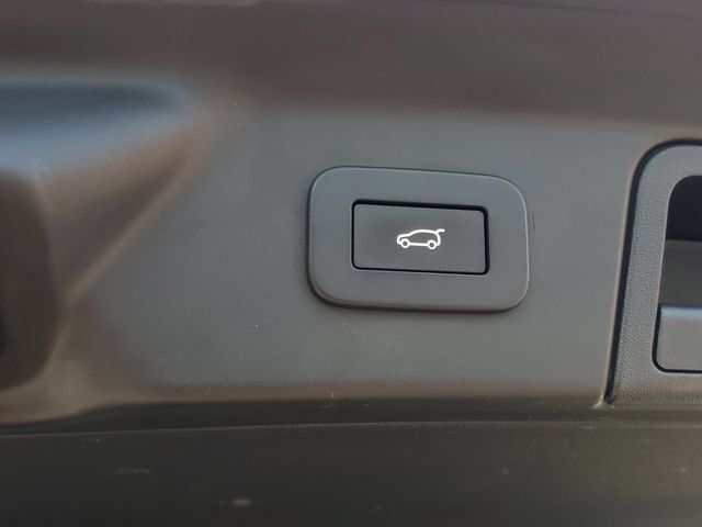 Used 2024 Land Rover Range Rover Velar Dynamic SE AWD/4WD image 8