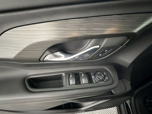 Used 2022 GMC Terrain SLE w/ Driver Convenience Package image 15