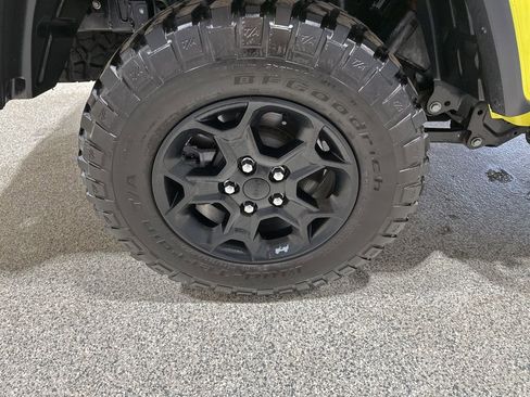 Used 2023 Jeep Gladiator Willys image 20