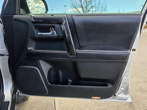 Used 2018 Toyota 4Runner TRD Off-Road image 29