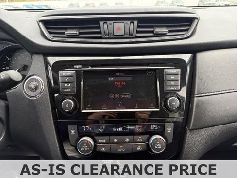 Used 2018 Nissan Rogue SV AWD/4WD image 19