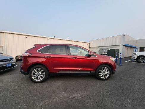 Used 2019 Ford Edge Titanium FWD image 6