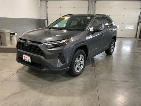 Used 2025 Toyota RAV4 XLE AWD/4WD image 3