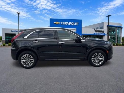 Used 2025 Cadillac XT4 Premium Luxury AWD/4WD image 8
