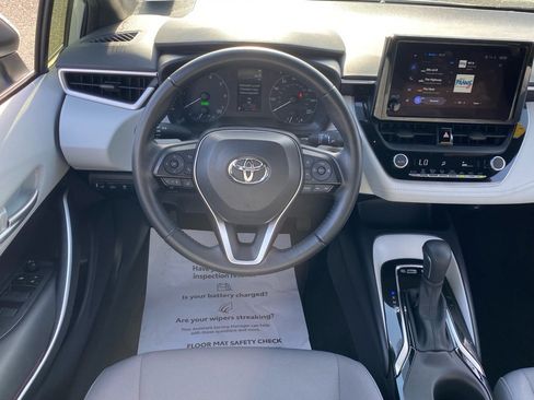 Used 2024 Toyota Corolla SE image 8
