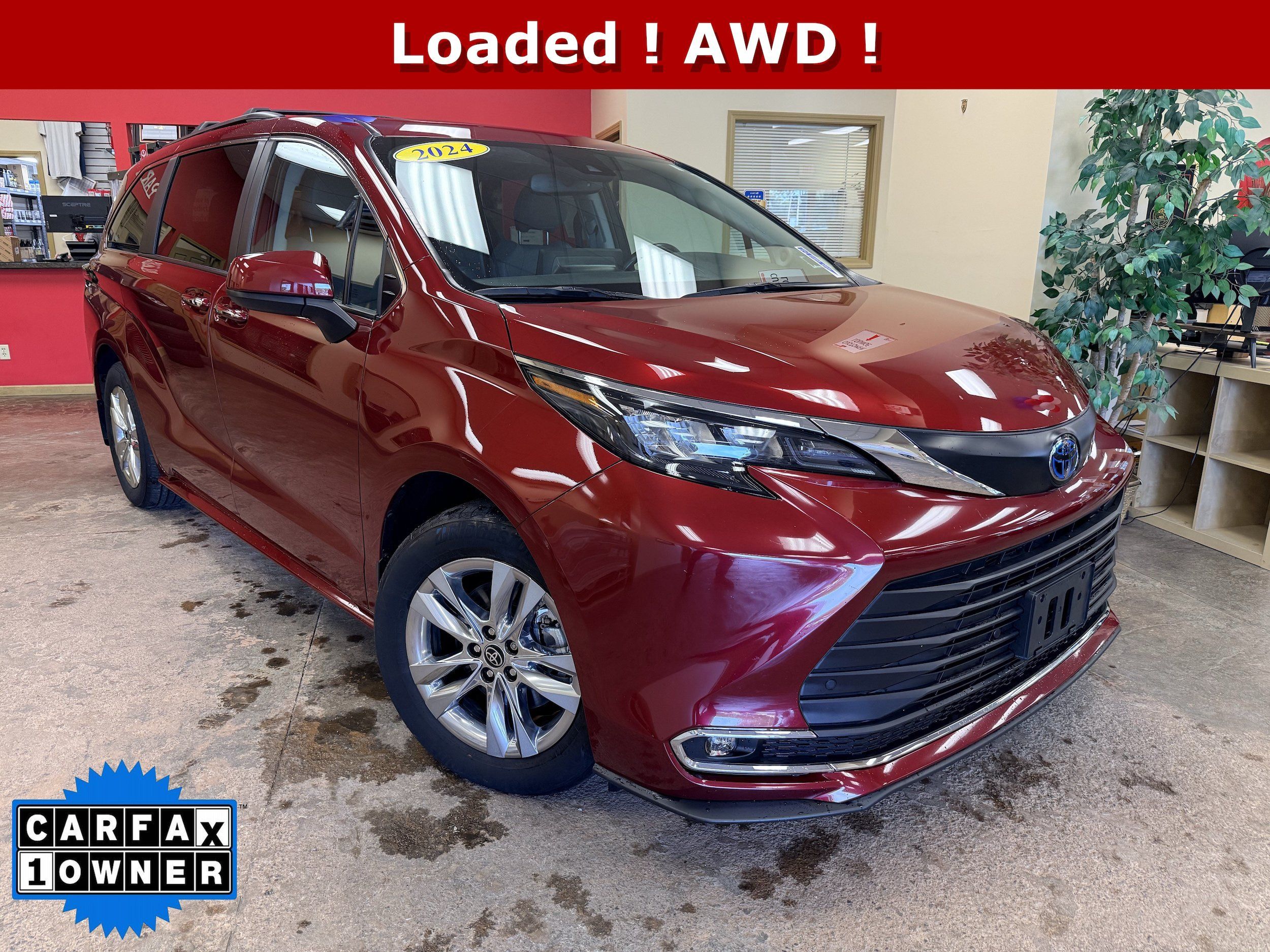 Used 2024 Toyota Sienna XLE w/ XLE Plus Package AWD/4WD image 1