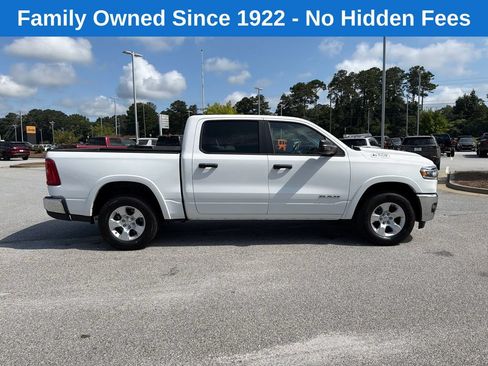 Used 2025 RAM 1500 Big Horn AWD/4WD image 8