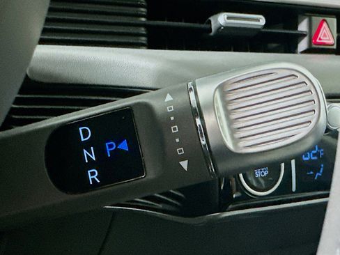 Used 2024 Hyundai Ioniq 5 SE image 25