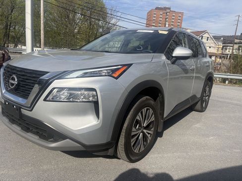 Used 2023 Nissan Rogue SV AWD/4WD image 2