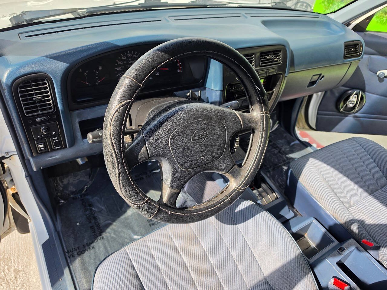 Used 1995 Nissan Pickup XE RWD image 25