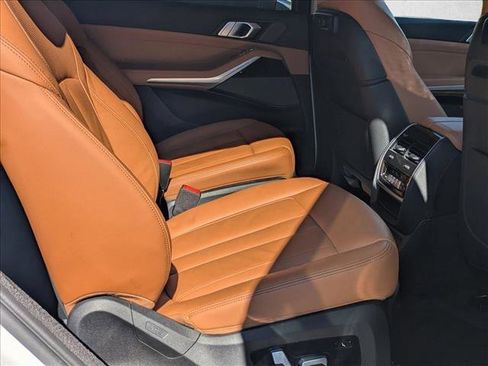 Used 2021 BMW X7 xDrive40i w/ Premium Package image 21