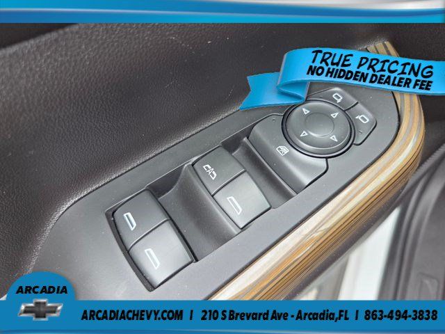 Used 2022 GMC Acadia SLE w/ Driver Convenience Package FWD image 30