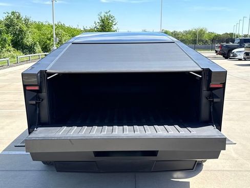 Used 2024 Tesla Cybertruck AWD Crew Cab image 29