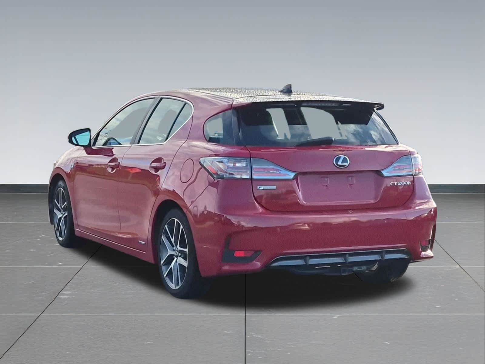 Used 2016 Lexus CT 200h w/ Navigation Package FWD image 4