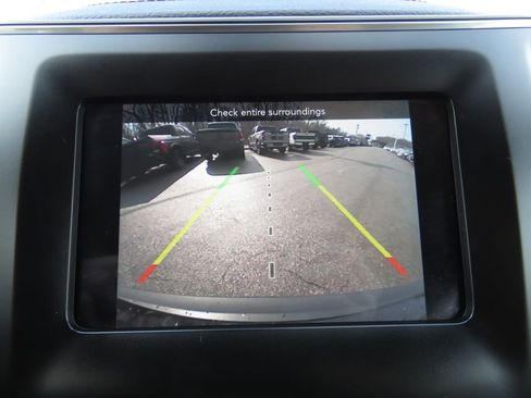 Used 2019 Jeep Cherokee Latitude Plus w/ Cold Weather Group image 24