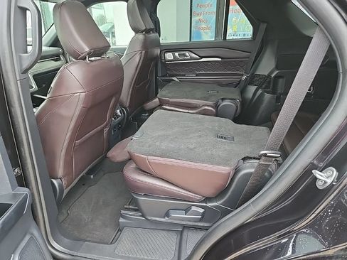 Used 2025 Ford Explorer Platinum w/ LUX Leather Package AWD/4WD image 91