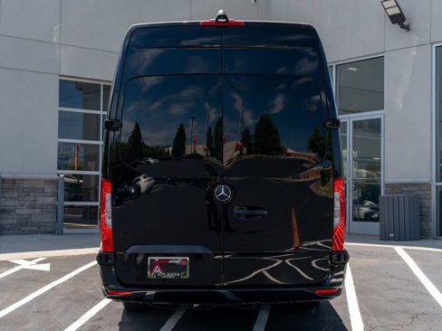 Used 2019 Mercedes-Benz Sprinter 170 image 14
