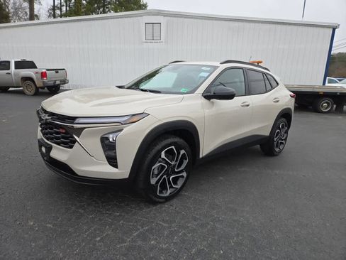 New 2026 Chevrolet Trax RS w/ Driver Confidence Package image 3