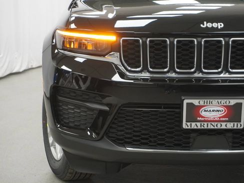 New 2026 Jeep Grand Cherokee Laredo AWD/4WD image 6
