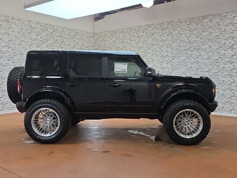 New 2025 Ford Bronco Badlands image 13