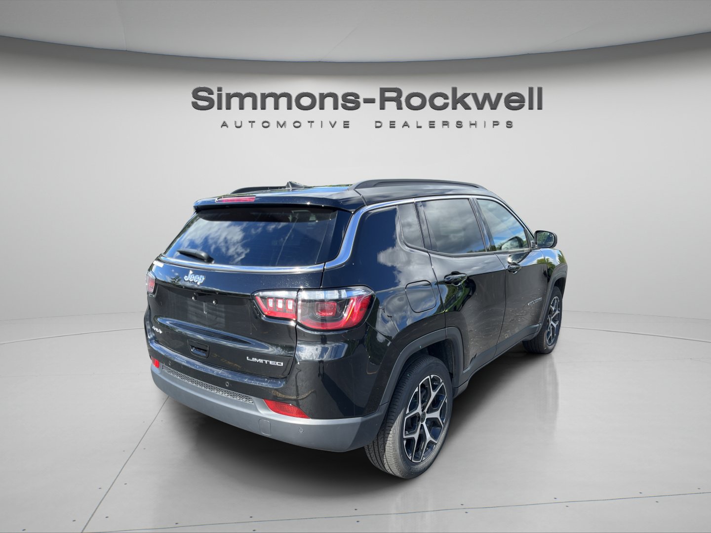 Used 2025 Jeep Compass Limited AWD/4WD image 5