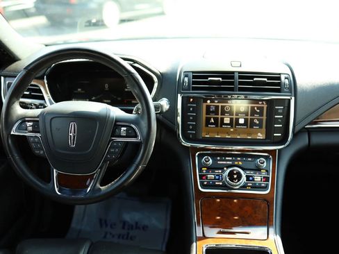 Used 2019 Lincoln Continental Select w/ Continental Climate Package image 30