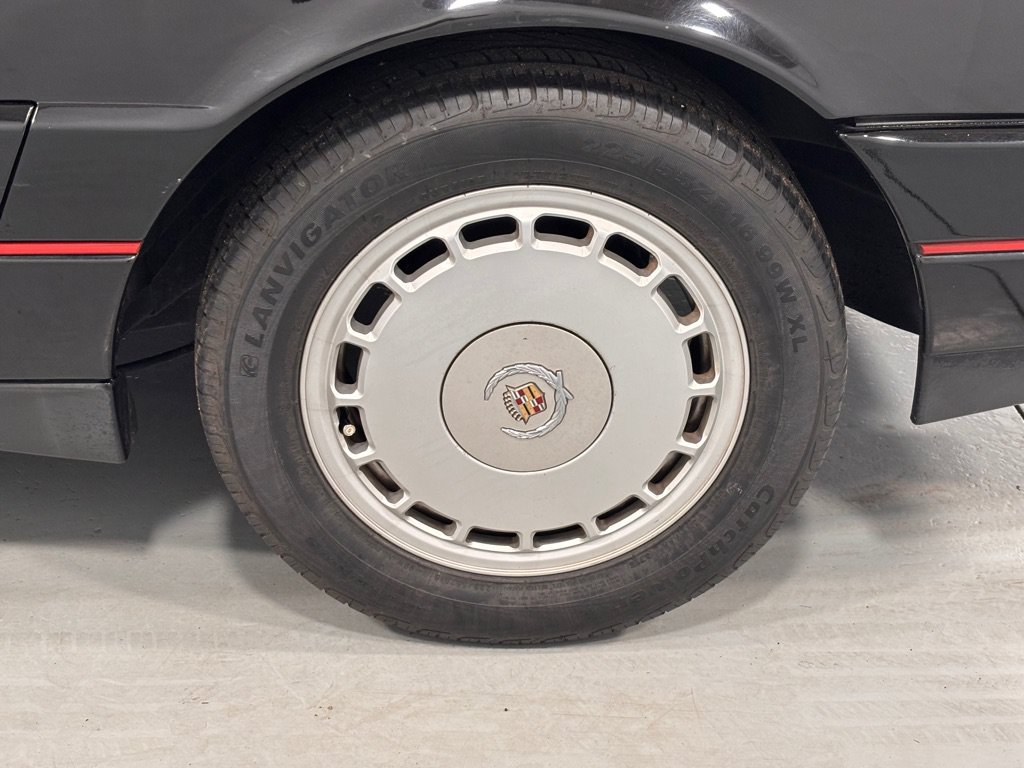 Used 1992 Cadillac Allante FWD image 24