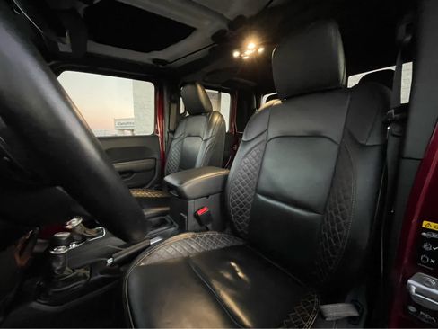 Used 2021 Jeep Gladiator Overland image 18