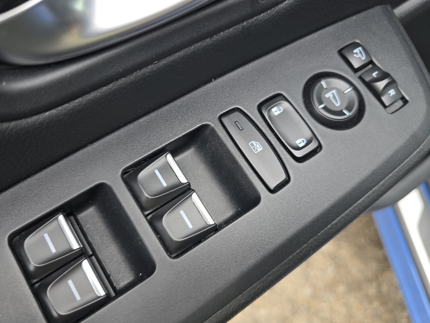 Used 2025 Honda Pilot TrailSport image 36