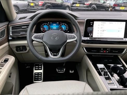 New 2025 Volkswagen Atlas SEL Premium R-Line image 17