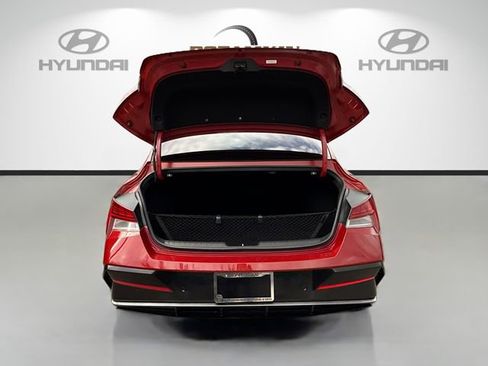 Used 2024 Hyundai Elantra Limited image 25