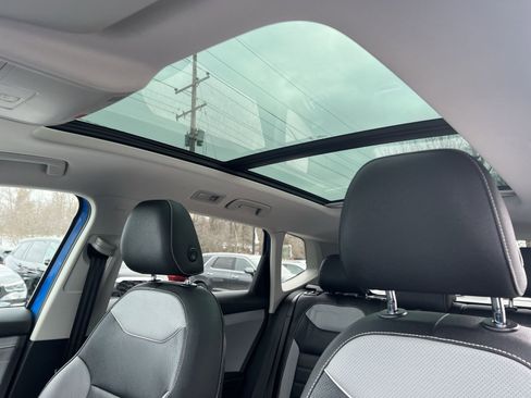 Used 2024 Volkswagen Taos SEL image 24