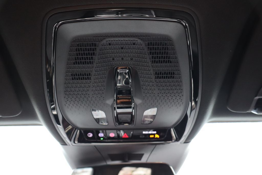 Used 2024 Cadillac Lyriq Sport RWD image 16