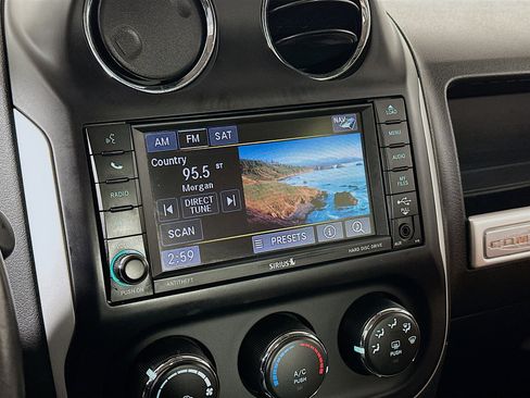 Used 2017 Jeep Compass High Altitude image 18