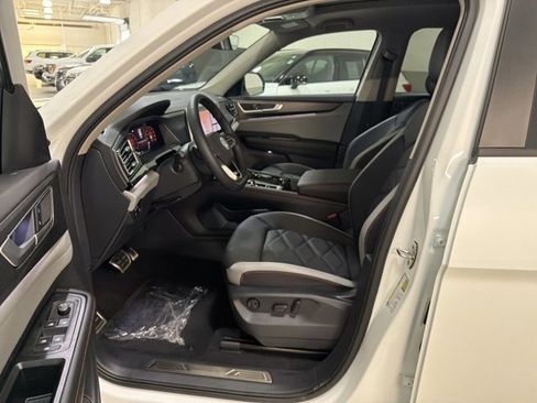 New 2026 Volkswagen Atlas Peak Edition AWD/4WD image 16