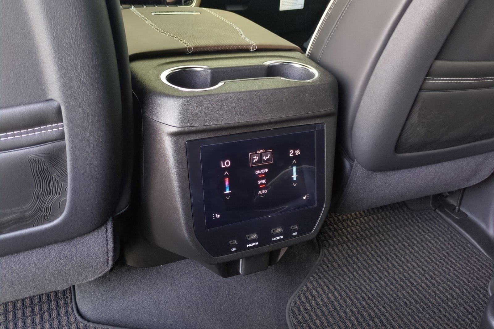 Used 2026 GMC Yukon XL Denali Ultimate AWD/4WD image 14