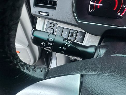 Used 2013 Toyota Highlander Limited image 42