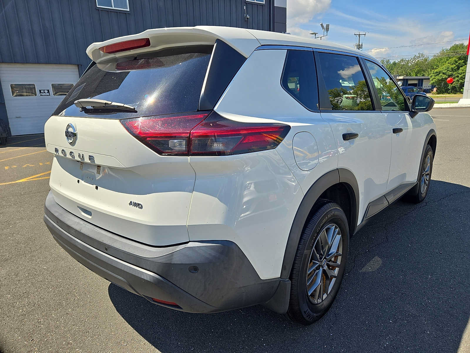 Used 2021 Nissan Rogue S AWD/4WD image 4