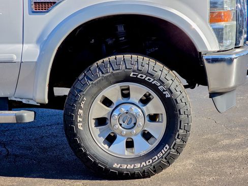 Used 2010 Ford F250 Lariat image 12