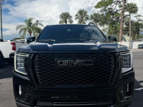 Used 2021 GMC Yukon XL SLT w/ Rear Media and Nav Package AWD/4WD image 2