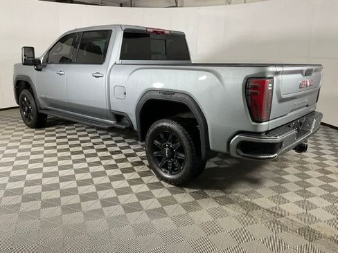 Used 2024 GMC Sierra 2500 AT4 w/ AT4 Premium Plus Package image 4