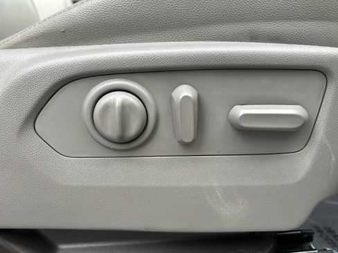 Used 2019 GMC Sierra 1500 SLT w/ SLT Premium Plus Package image 28