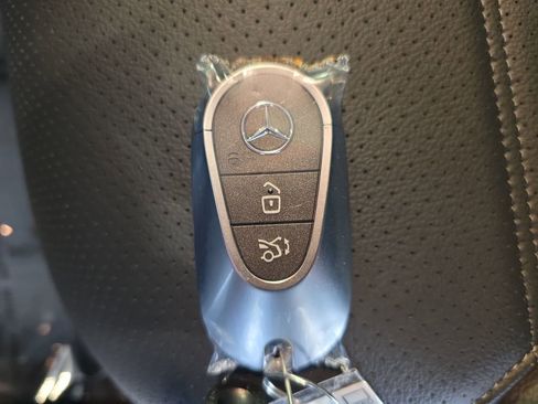 New 2026 Mercedes-Benz GLC 300 image 38