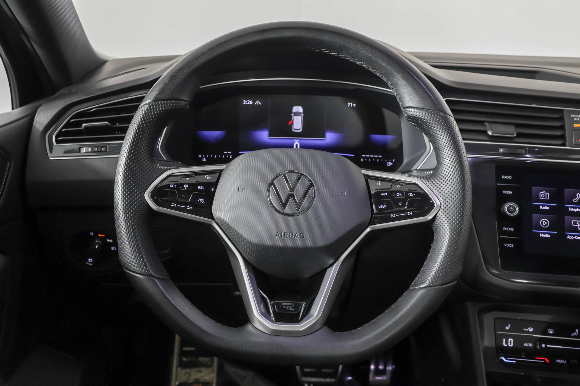 Used 2023 Volkswagen Tiguan SE R-Line AWD/4WD image 27